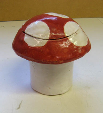 Mushroom Pot - Lucie Davidson